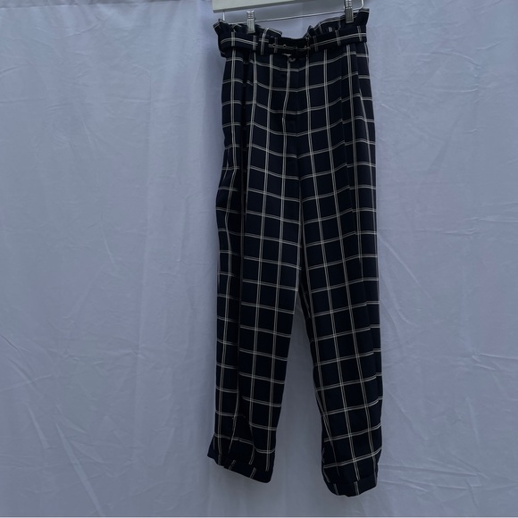 Elizabeth & James Casual Ankle Pants - Picture 6 of 8